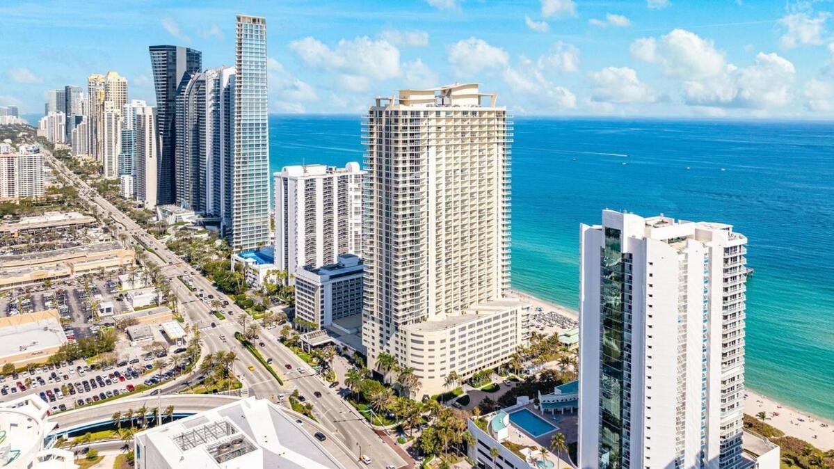 סאני איילס ביץ' Luxury 2-Bedrooms Oceanfront Condo In Sunny Isles מראה חיצוני תמונה