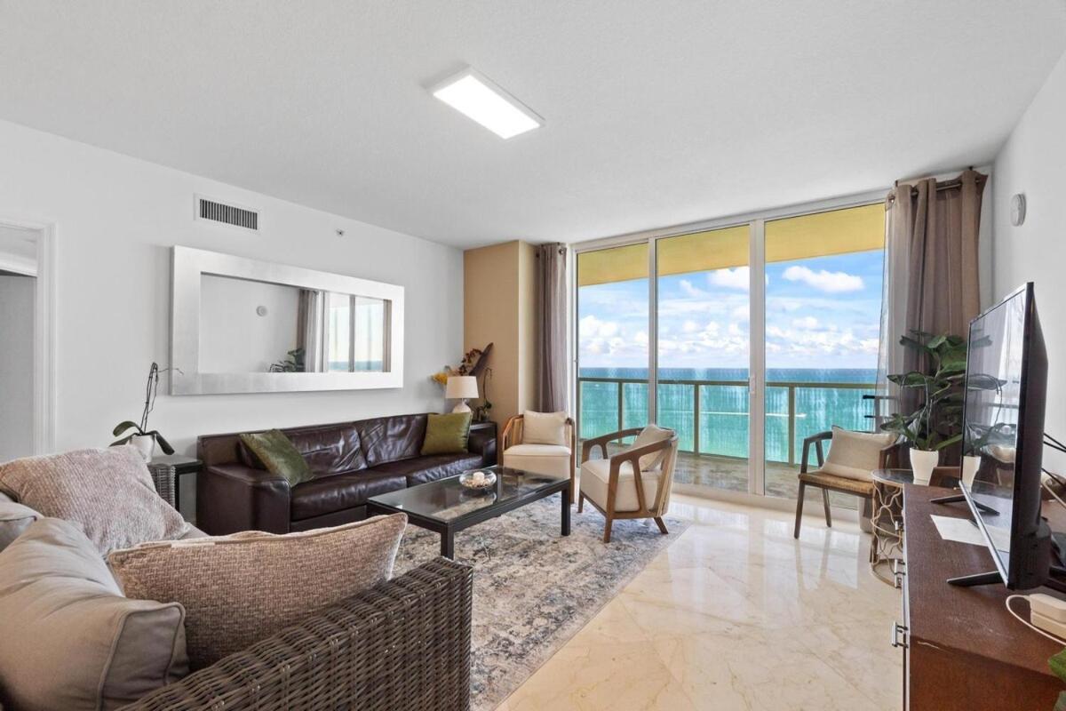 סאני איילס ביץ' Luxury 2-Bedrooms Oceanfront Condo In Sunny Isles מראה חיצוני תמונה